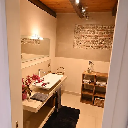 Ca Centosa Artistic House Storica Ristrutturata Con Patio E Giardino Villa *