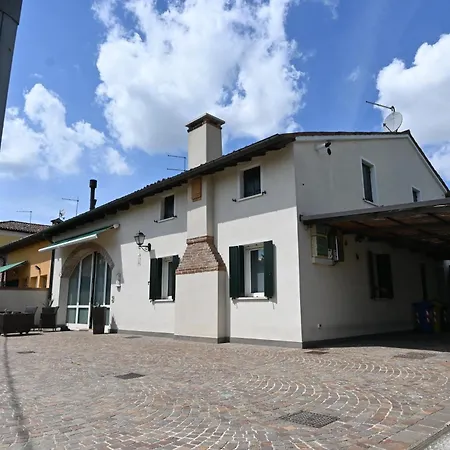 Ca Centosa Artistic House Storica Ristrutturata Con Patio E Giardino *
